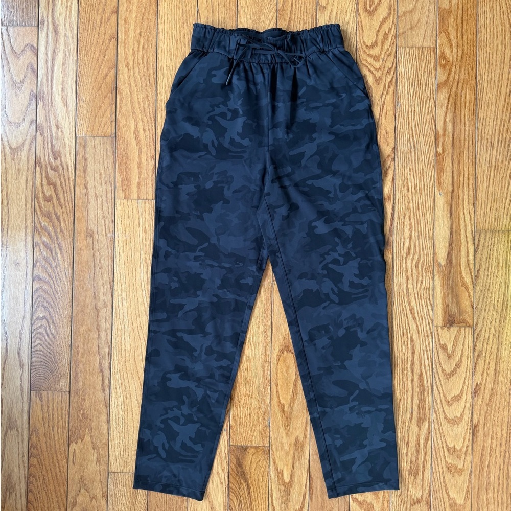Lululemon Keep it Moving Pant 7/8 High Rise Camo NWOT